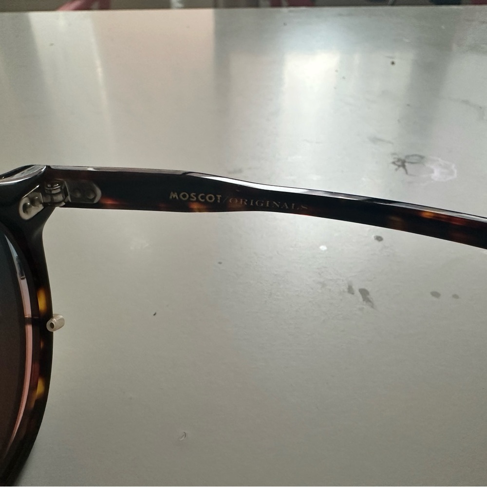 MOSCOT Miltzen Tortoise sunglasses + Limited Edition Clip & Accessories - Picture 6 of 11